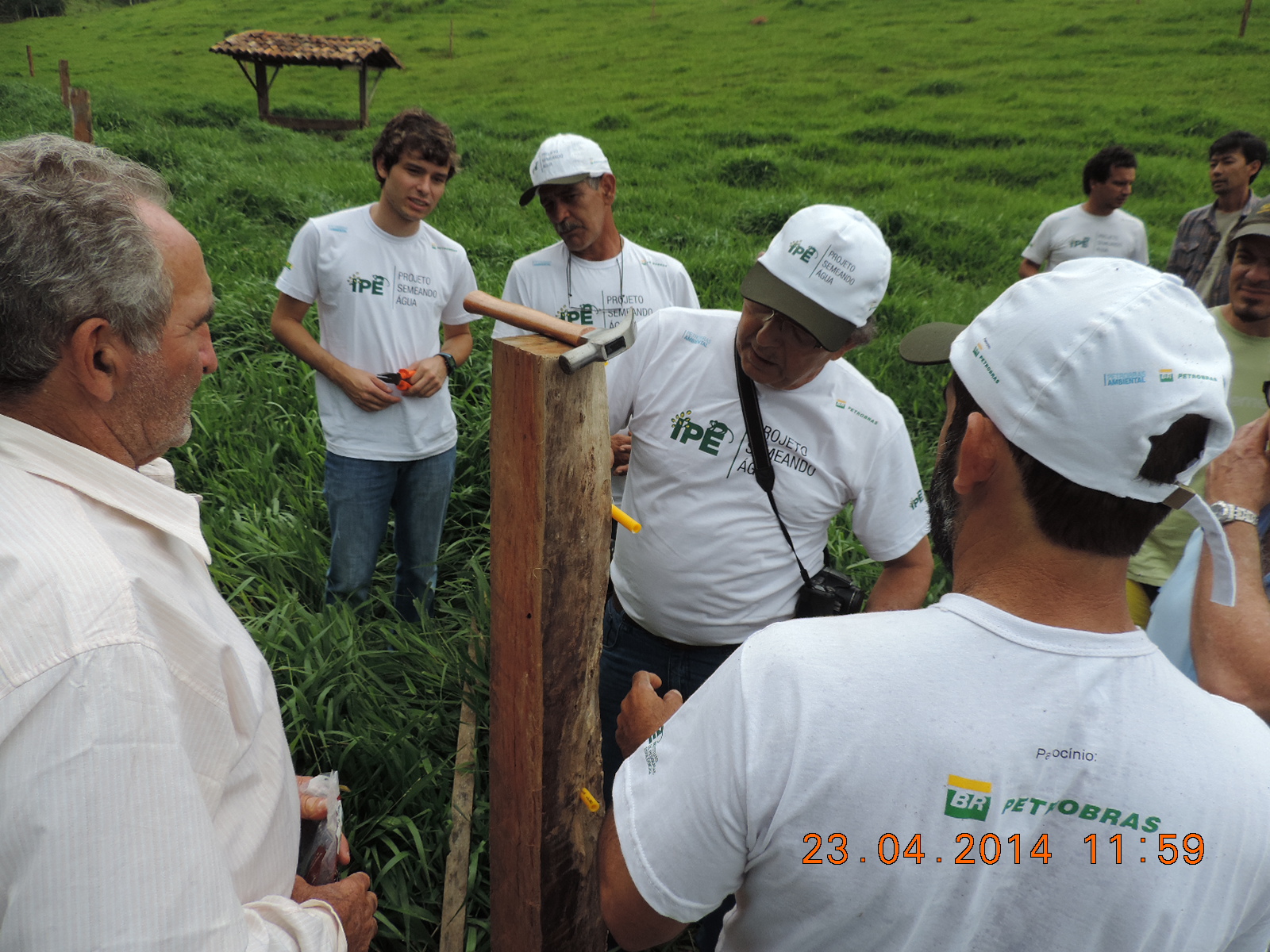 Curso de Manejo de Pastagem Ecológica na fazenda da família em Piracaia