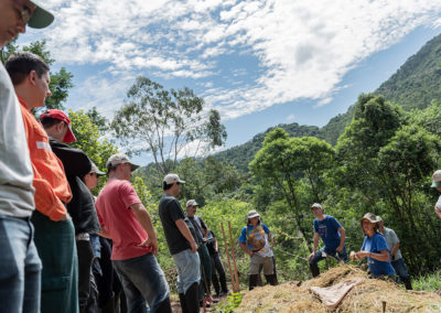 Implementação de Agrofloresta em propriedade rural localizada em Nazaré Paulista com a participação de funcionários de empresas das regiões provedora e beneficiada pela água do Sistema Cantareira - Crédito: Ilana Bar / Estúdio Garagem