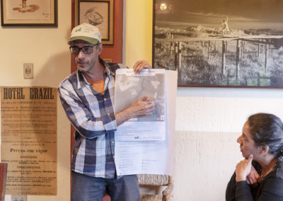 Produtor rural apresenta o planejamento da propriedade em Curso Produção Sustentável no Sistema Cantareira - Crédito: Tiago Baccarin/ Estúdio Garagem