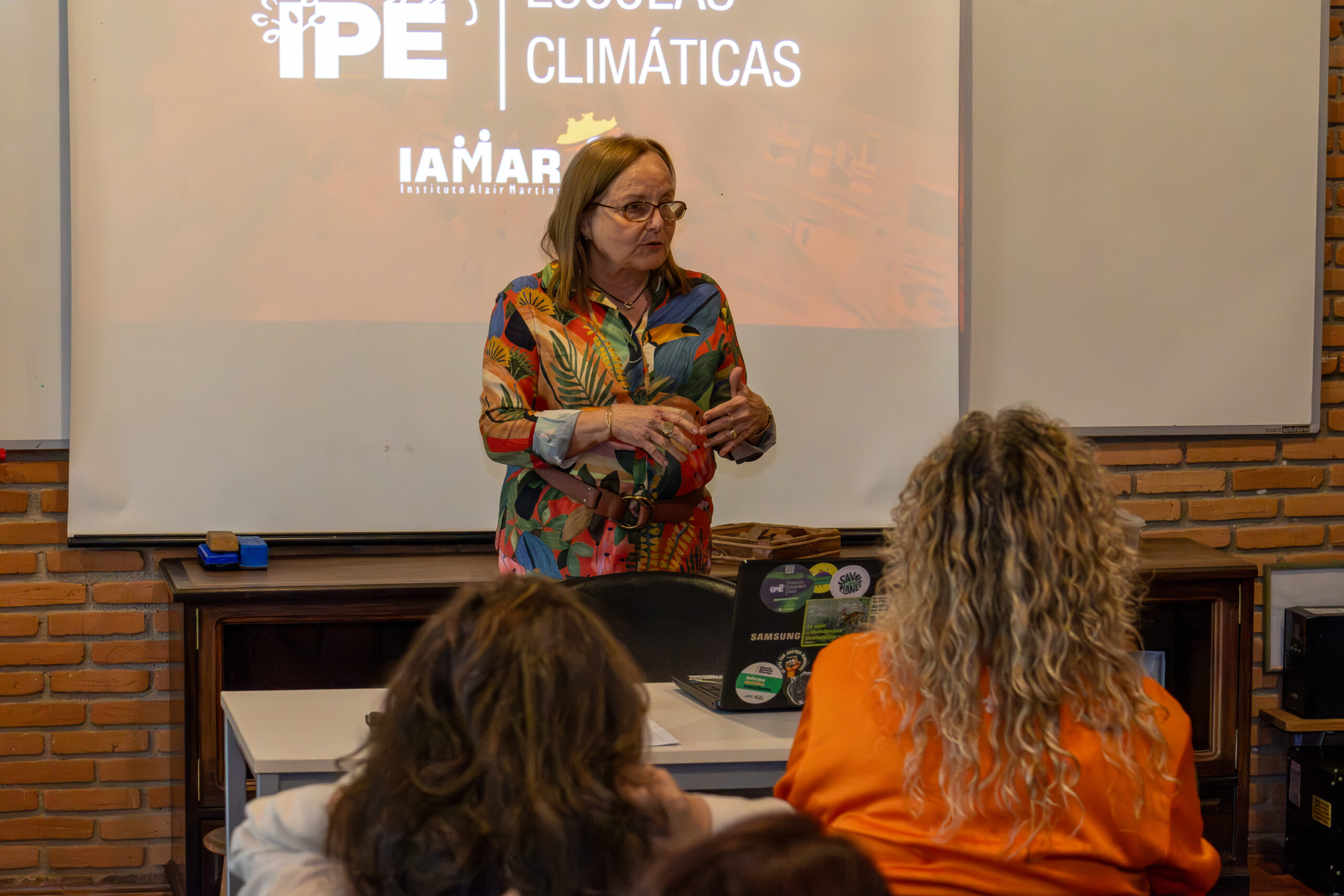 Suzana Pádua em evento do Projeto Escolas Climáticas lançando sua nova plataforma